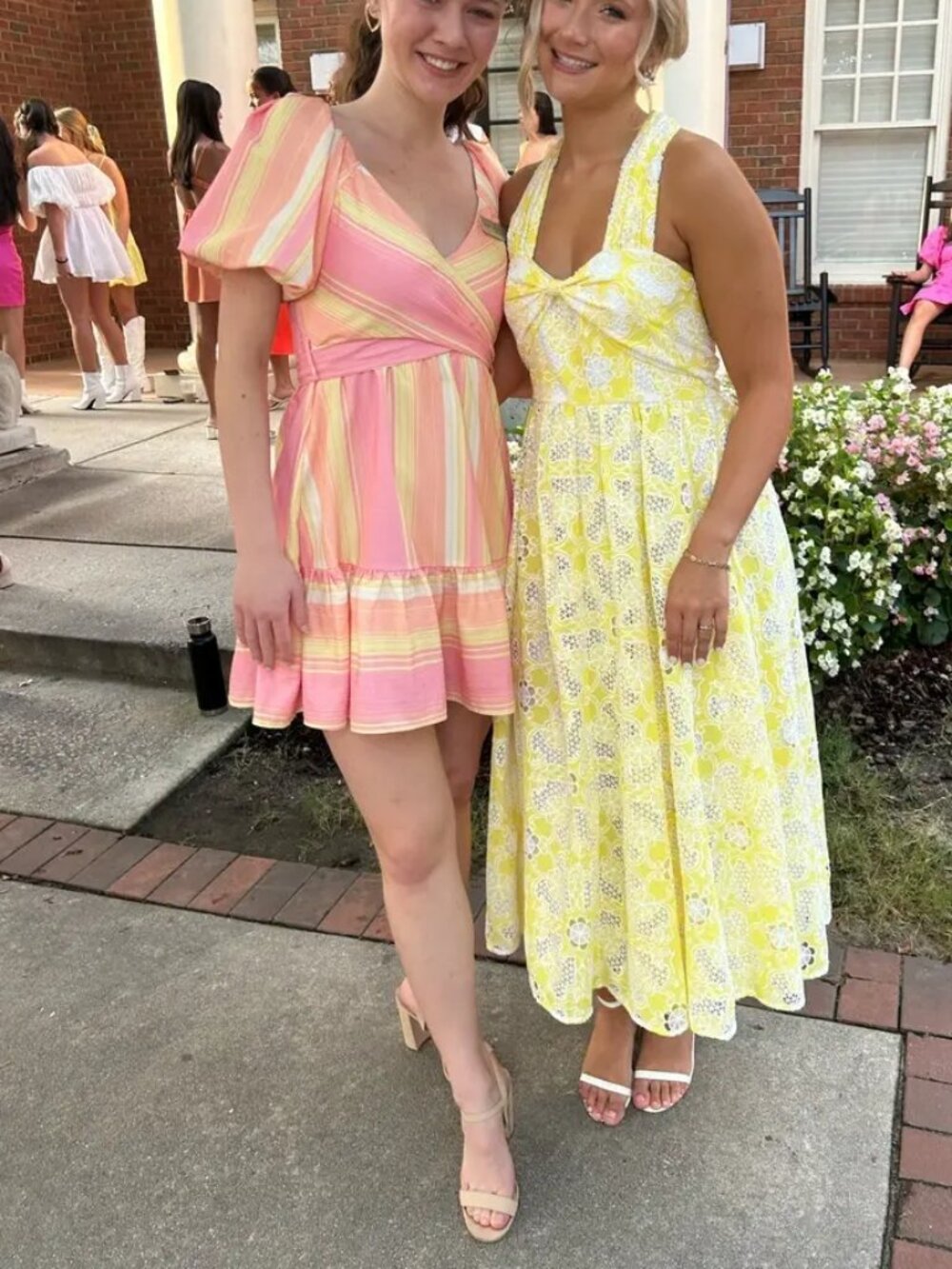 Badgley Mischka yellow bow lace dress Stunning midi halter fit & flare retro